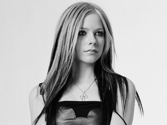 艾薇儿新专辑烟熏妆依旧不再玩叛逆(图)