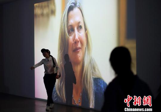 南京《天空》国际影像展 光影交错展现别样艺术