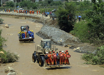 《美国队长3》曝剧情:美队还在追冬兵