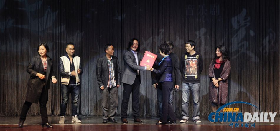 《妈妈再爱我一次》获得中宣部“五个一工程”奖 中国原创音乐剧不再“墙里开花墙外香”