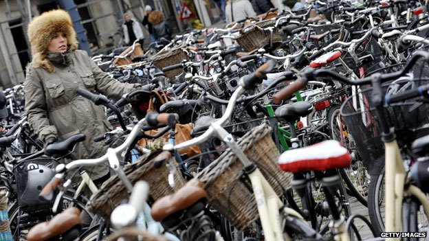 混乱：哥本哈根扎堆的自行车