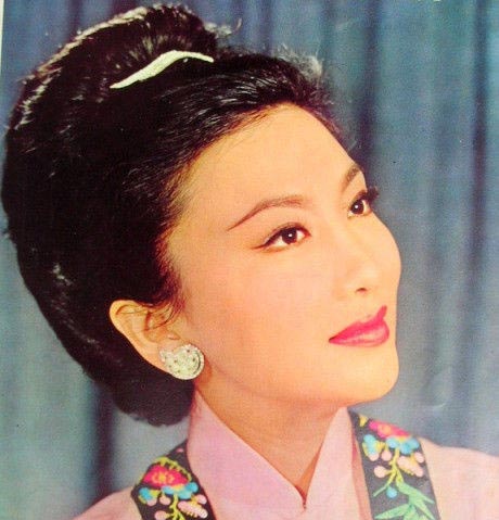 “小龙女”原型夏梦绝美照秒杀陈妍希