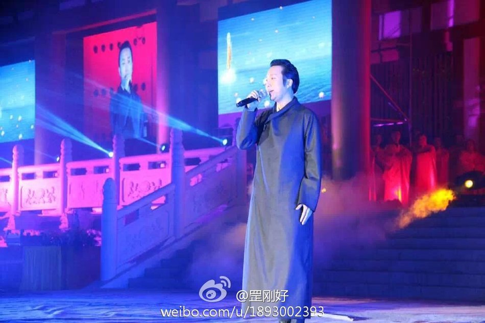 网曝李玉刚皈依佛门：爱恨就在一瞬间