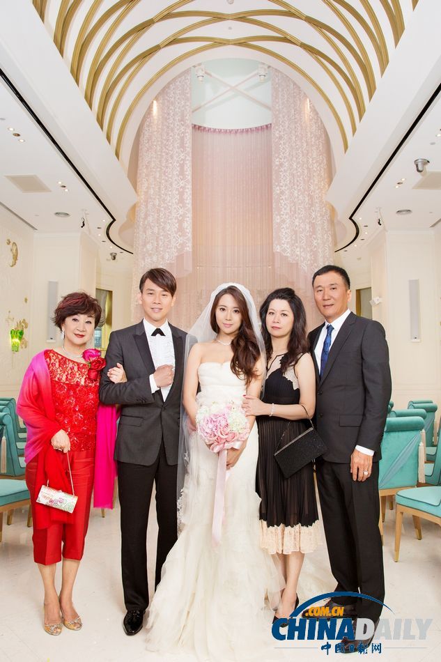 陶喆回应夜会美女传闻：不要伤害我太太