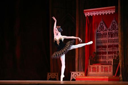古巴国家芭蕾舞团《天鹅湖》登陆上海大剧院