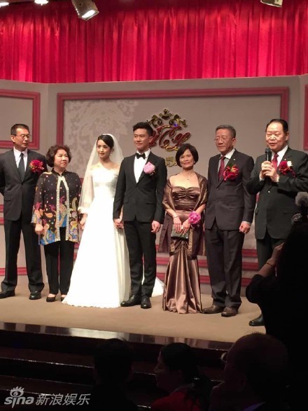 林依晨婚宴分享私房情侣照 谢娜盛装出席