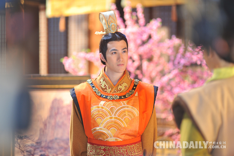 李治廷苦练中文不认“怂” “洋皇帝”获认可