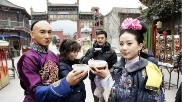 吴奇隆刘诗诗领结婚证晒戒指 坦言:我们很幸福