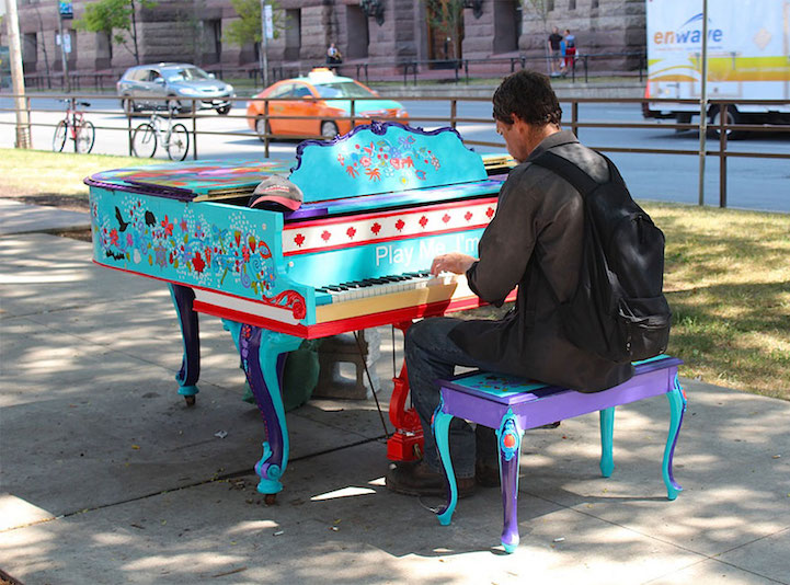 世界各地的涂鸦钢琴：将音乐带到街头