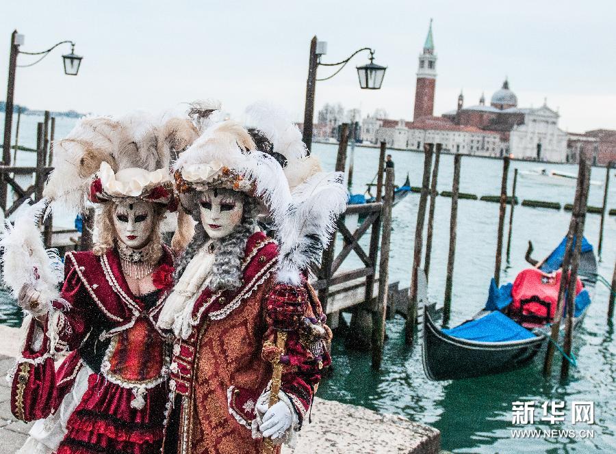 威尼斯狂欢节：假面与盛装