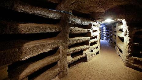 圣普里西拉地下墓穴的秘密