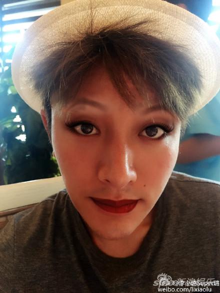 贾乃亮偷拍妻女睡姿 遭李小璐报复发丑照