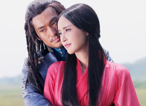 袁弘晒与张歆艺牵手照:谢谢大家稀稀拉拉的掌