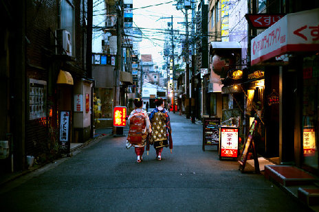 日本传统艺妓涉足国际商务