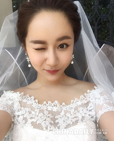 杨紫双剧新娘妆曝光 古典现代各具魅力