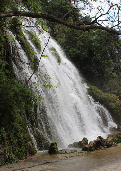 冬季旅游:脱掉貂皮袄 到黔南的艳阳里露腰 - 中