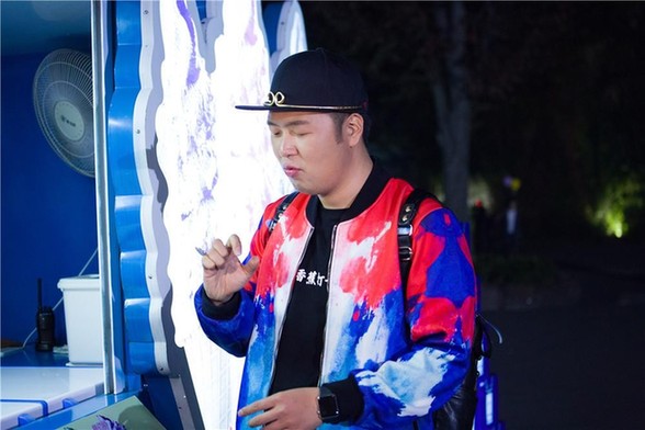 乐视《全员加速中》深夜突袭游乐园，群星演绎“惊声尖笑”