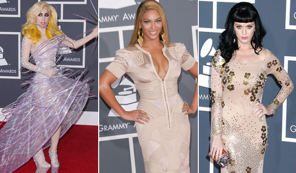 凹造型的gaga 448a5bd66c7d182be28e59.jpg