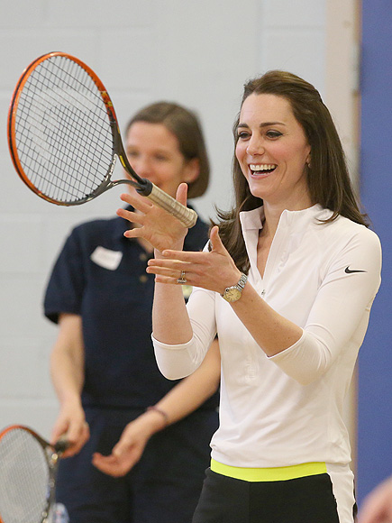 凯特王妃运动衣打扮活力四射 穆雷母亲传授网球技巧