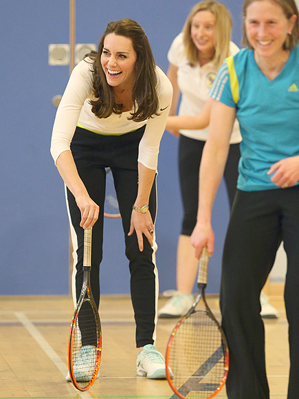 凯特王妃运动衣打扮活力四射 穆雷母亲传授网球技巧