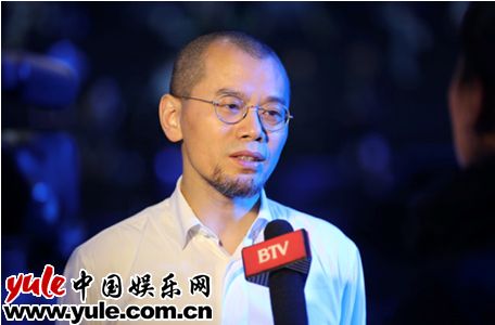 黄致列应弹幕要求再登台 贾玲曝有前男友社交账号