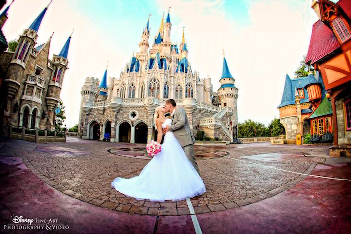 想做公主？迪士尼城堡可做婚礼场地