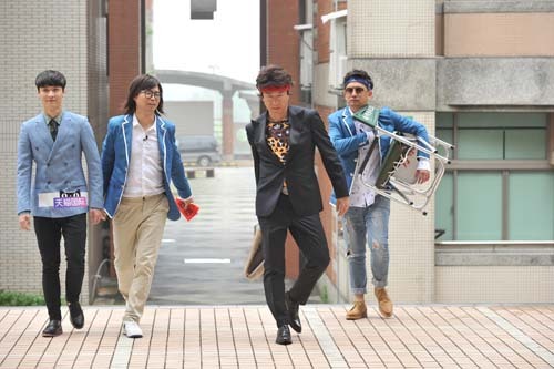 “极限男人帮”变花样男子 携林志玲返校园