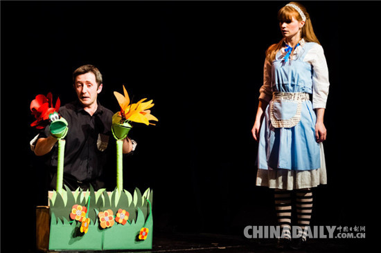 英国特色木偶戏剧《爱丽丝奇境历险记》即将震撼来京
