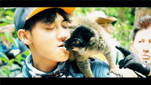 《我们的法则》宣传片 黄子韬与狐猴“亲吻”