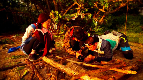《我们的法则》吴奇隆李亚鹏蟒蛇岛遭遇暴雨 七人仅吃三个椰子