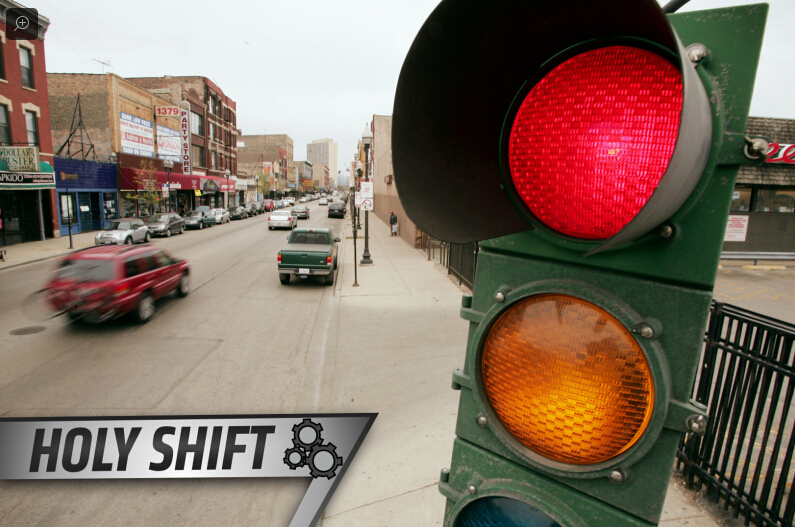 交通信号灯是怎么来的？为什么是“绿灯行”？