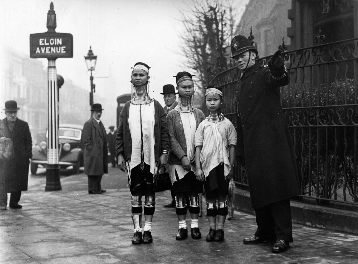 长颈鹿女郎：1935年伦敦街头的巴东女人