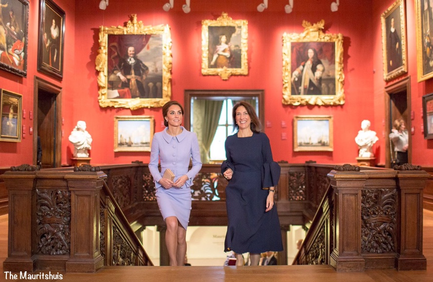 凯特王妃首次单独出访海外与荷兰国王会面 蓝色套装高贵优雅