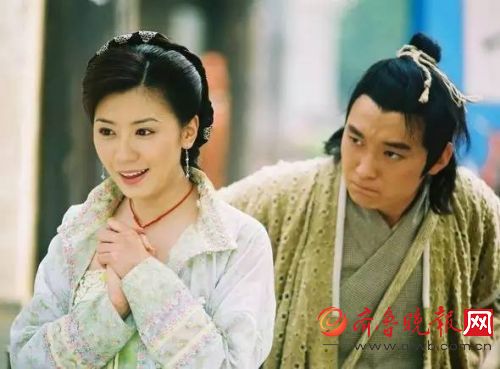 至尊红颜里的蛇蝎美女 40岁气质依然清新