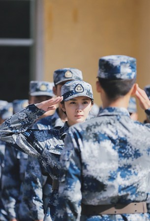 《真男》杨幂再现神记忆 蒋劲夫黄子韬战地救护