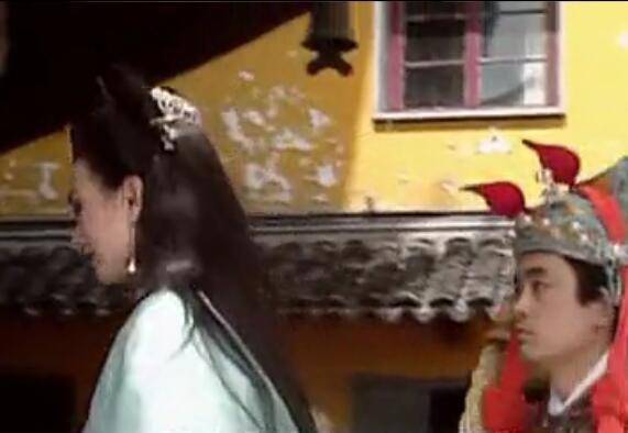 《新白娘子传奇》穿帮镜头大盘点 想想挺搞笑!