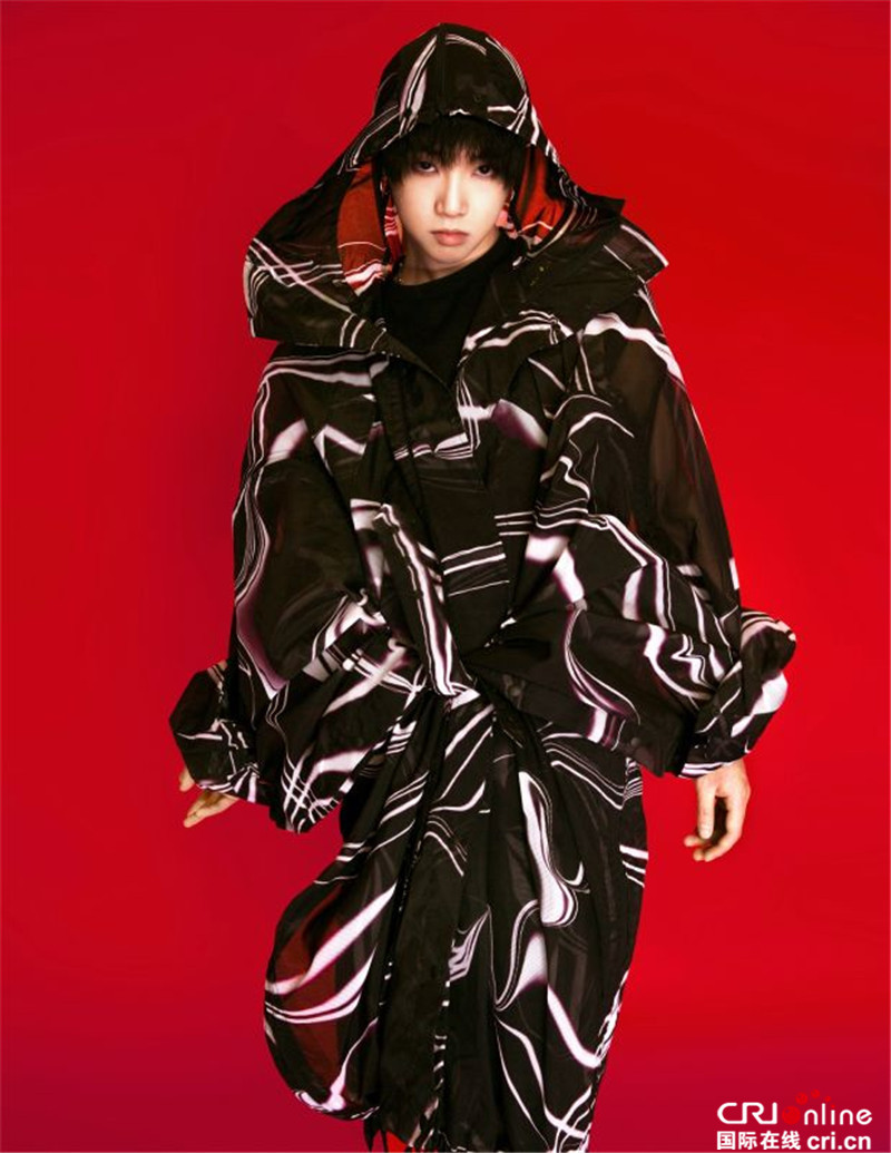 华晨宇回娘家 湖南卫视跨年再献个性舞台秀