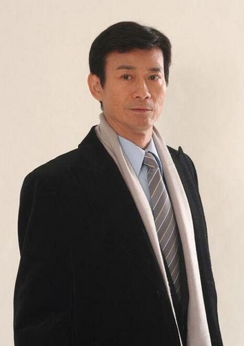郑少秋提携周润发演《上海滩》 发哥三次跪谢