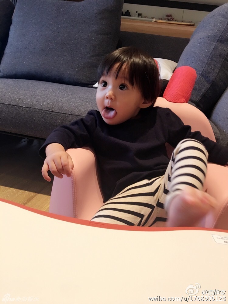 贾静雯女儿剪短发超萌 修杰楷:多了个儿子(组图)