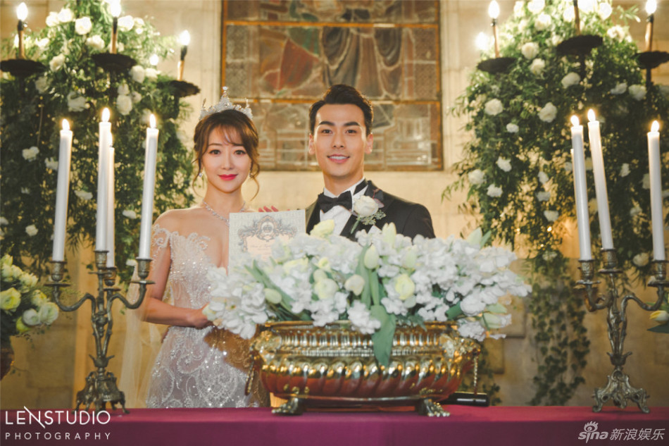 陈紫函戴向宇古堡婚礼 陈紫函穿鱼尾婚纱激动落泪（图）