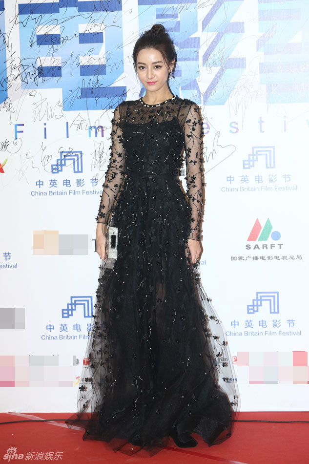 中英电影节:科林费斯获颁终身成就奖 杨幂热巴红毯比美