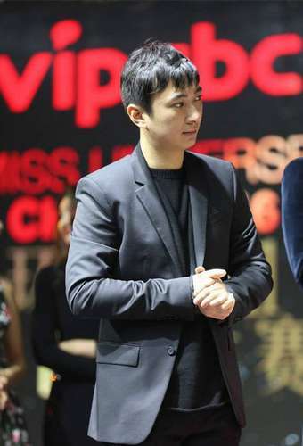 这些明星颜值爆表人气超高 一言不合就上热搜