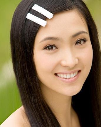 22岁女歌手本兮逝世娱乐圈年纪轻轻却去世的女明星