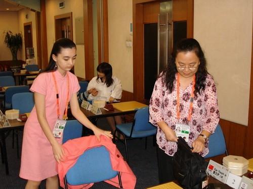 围棋混血美女颜美如仙 曾胜