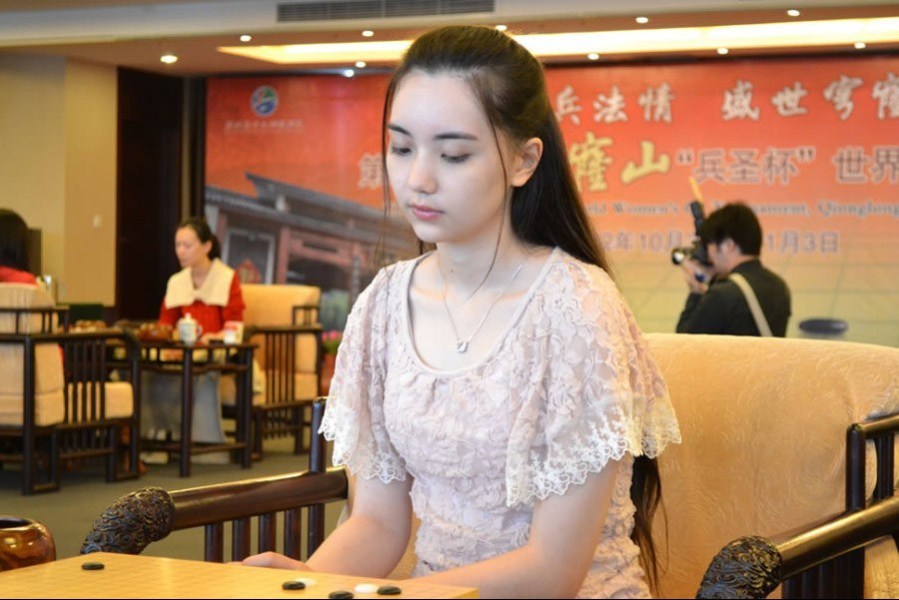 围棋混血美女颜美如仙 曾胜