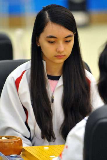 围棋混血美女颜美如仙 曾胜