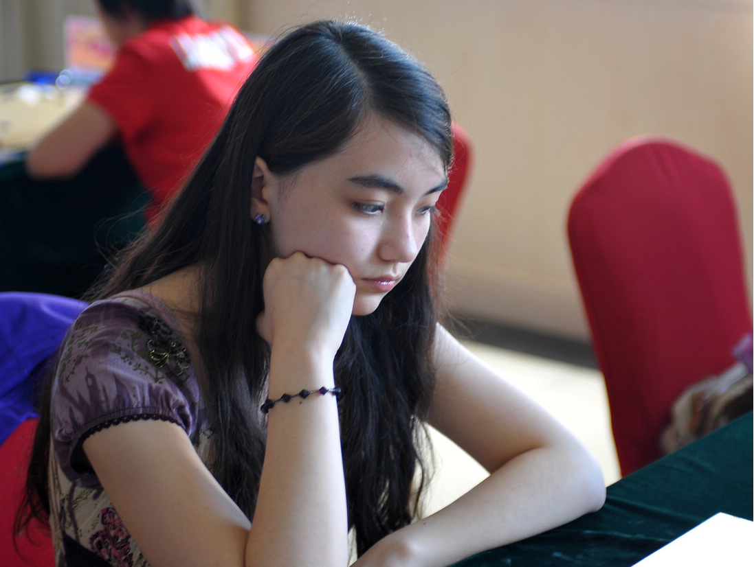 围棋混血美女颜美如仙 曾胜
