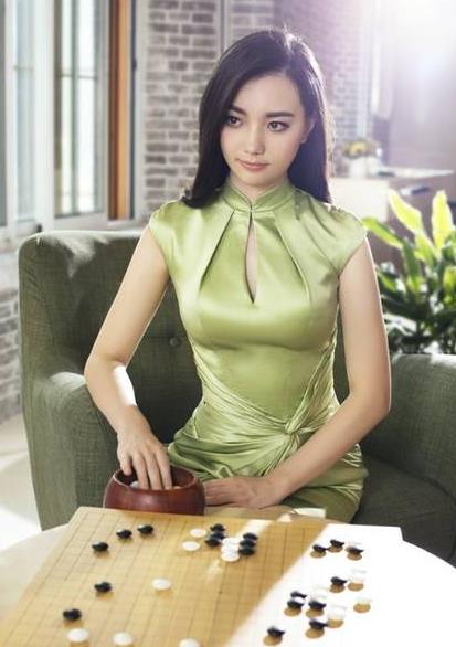 围棋混血美女颜美如仙 曾胜