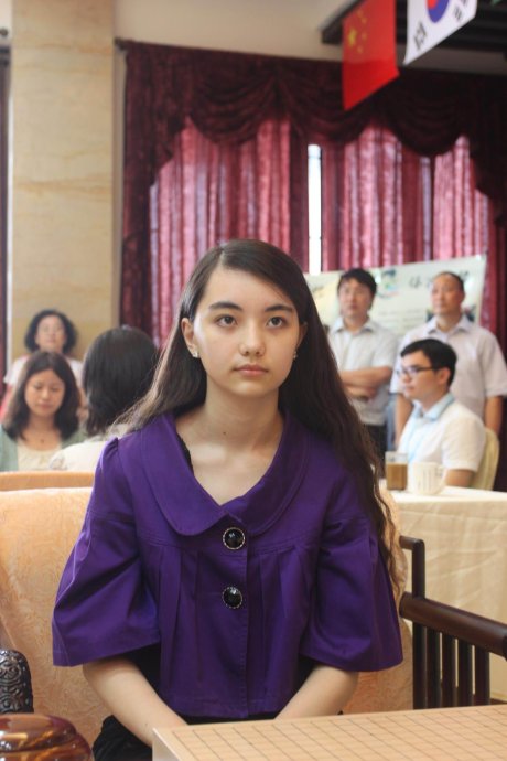 围棋混血美女颜美如仙 曾胜
