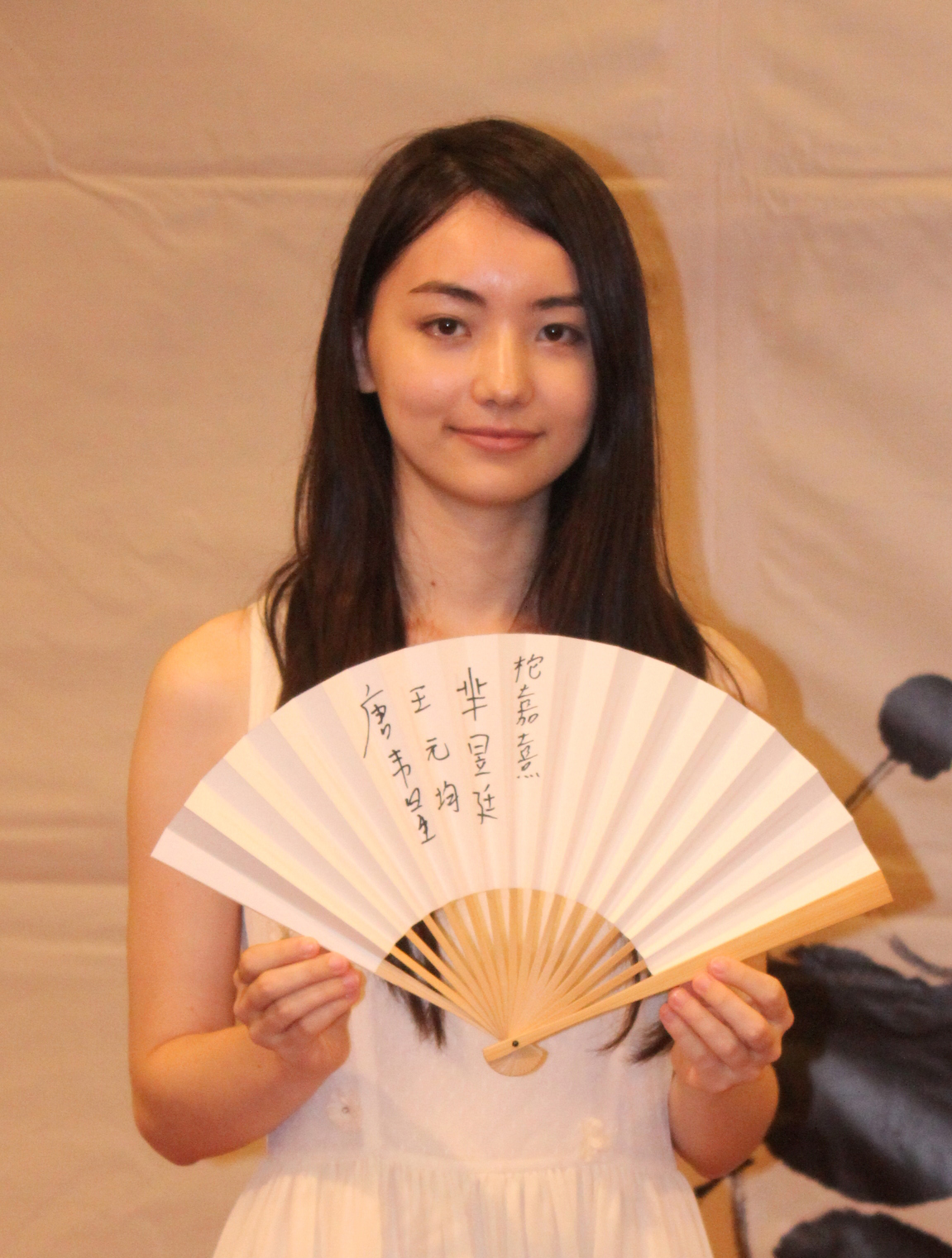 围棋混血美女颜美如仙 曾胜